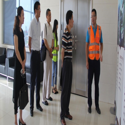 农业部、省农业厅一行到？趐g电子农产品加工工业园调研