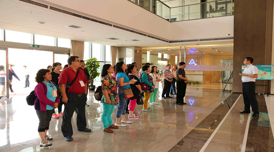 台湾两岸清静生长论坛彰化地区农业参访团到pg电子旅行调研